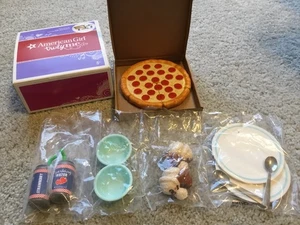 American Girl Puppe Pizza Party Set Spielen Essen für 18" Puppen Neu im Karton - Bild 1 von 2