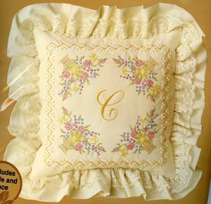 Spring Basket Pillow - Candlewicking Plus Color Cross Stitch -Paragon Kit - OPEN - Imagen 1 de 3
