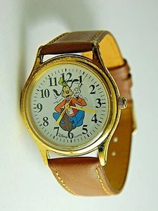 DISNEY  COLLECTIBLE  GOOFY  IS SITTING  /UNISEX MID SIZE WATCH LOT 535/BOX 139 - Picture 1 of 8