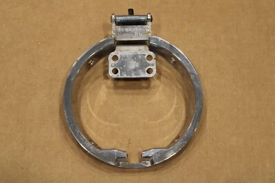 Chevy Corvette 1968-1970 bisel de puerta de gasolina cromado tapa de gas GM # 3915631 Foto 1 de 4