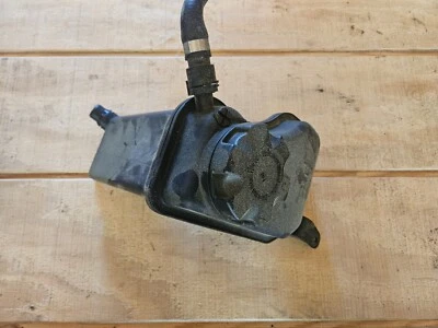 BMW 328I 2011 sedán, depósito de refrigerante  Foto 1 de 2