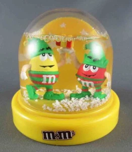 Bonbons M&M's - Boule à Neige Jaune & Rouge Elfes - Picture 1 of 4
