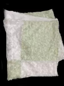 Blankets Beyond Light green and white patchwork baby blanket - Picture 1 of 4