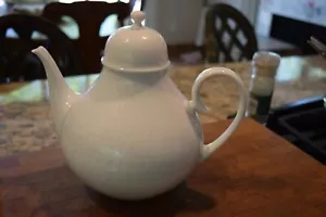 Rosenthal ROMANZE White Teapot Bjorn Wiinblad EUC - Bild 1 von 7