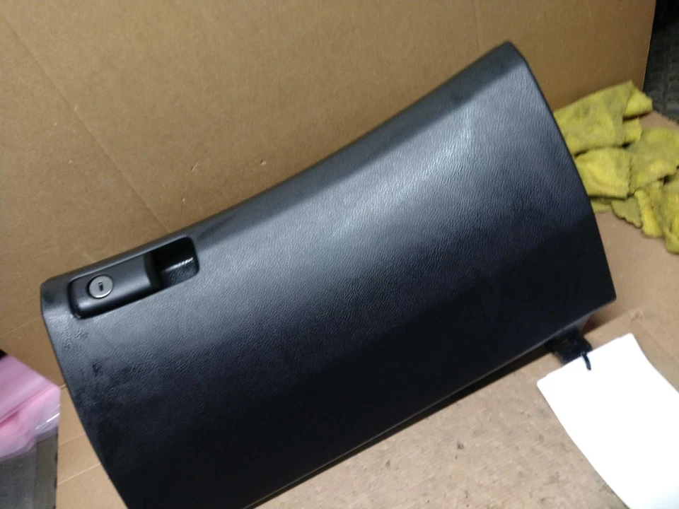 Guantera usada se adapta a: Honda Accord 2011 grado A Foto 1 de 3