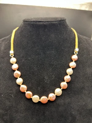 Collar de perlas moneda rosa de cuero tostado y agua dulce 17" Foto 1 de 4