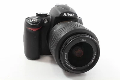 Nikon D5000 18-55mm VR Kit, neuwertig, 2100 Auslösungen - Bild 1 von 4