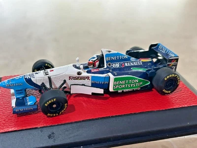 Minichamps F1 1:43 J. Alesi Benetton B195 1995 in showcase red leather finished - Image 1 of 4