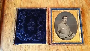 1850'S ANTIQUE CASED TINTED AMBROTYPE PHOTOGRAPH - GENTLEMAN - SIXTH PLATE - Picture 1 of 12