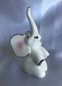 Vintage Dipinta a Mano Porcellana Grigio Rosa Bianco Tronco Elefante Giappone - Foto 1 di 8