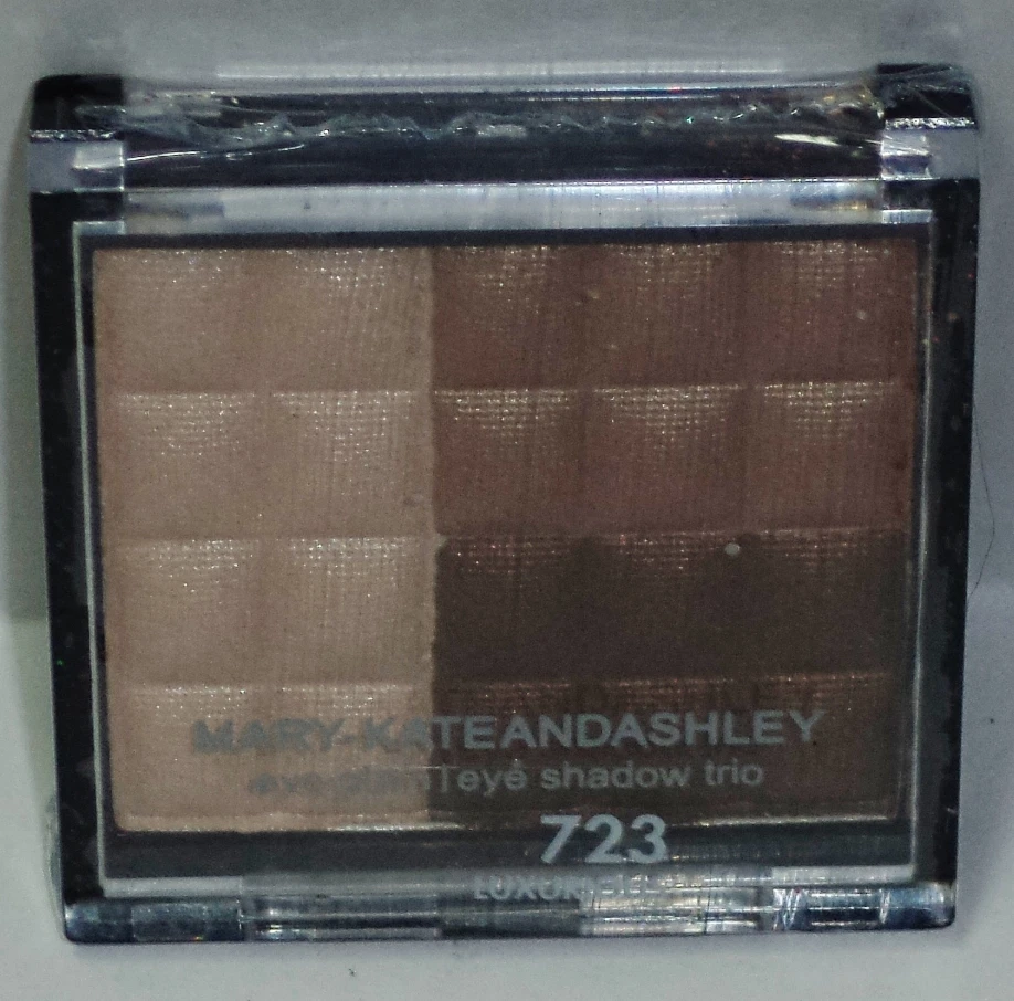 Mary-Kate And Ashley Eye Glam Eye Shadow Trio LUXURIOUS #723 - Image 1 of 1