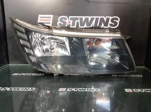 FIAT FREEMONT RIGHT HEADLAMP JC, BLACK INSERT, 04/13-01/17 13 14 15 16 17 - Picture 1 of 3