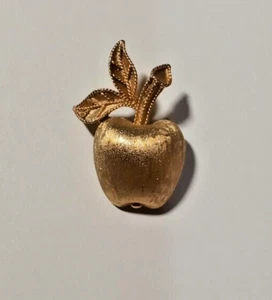 Broche prendedor vintage Avon tono dorado texturizado manzana - regalo profesor - Imagen 1 de 3