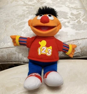 Sesame Street Rockin' Numbers ERNIE Talking Singing Plush 2010 Hasbro - Picture 1 of 8