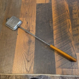 Coghlan's Cast Iron Camp Cookers Outdoor Cooking Toasts & Grills Over Campfires - Picture 1 of 3