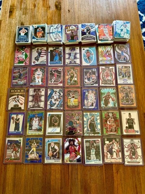 ENORME LOTE DE 200+ TARJETAS DEPORTIVAS VALOR NBA NFL MLB Novatos Auto Colección Barata INVERTIR Foto 1 de 4