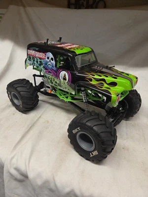 Axial SMT10 Grave Digger Monstertruck *RAR* NEU NIE GELAUFEN VINTAGE REGAL - Bild 1 von 4