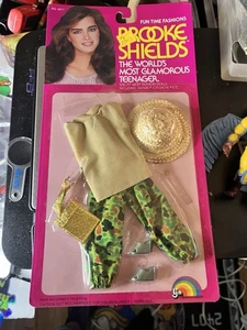 1982 BROOKE SHIELDS FUN TIME FASHION NO 8871 (unopened) - Picture 1 of 2