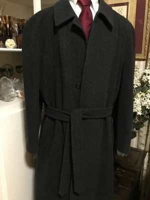 Men's Handsome Austins Charcoal Gray Herringbone Heavy Wool Winter Overcoat 52L - Image 1 of 4