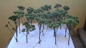 Tall Shade Trees Light Green 6 Inches Tall HO Scale Lot of 5 Trees - Picture 1 of 25