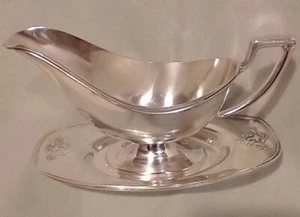 Wm ROGER SILVERPLATE GRAVY BOAT w/ ATTACHED TRAY PRINCESS - Picture 1 of 7