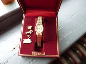 VINTAGE GOLD PLATED SEIKO LADIES WATCH & ORIGINAL BOX & LINKS & SECURITY CHAIN - Picture 1 of 12