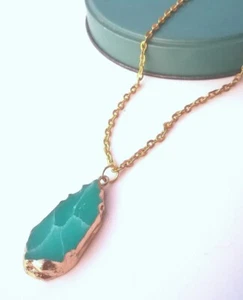 COLLANA UNISEX CIONDOLO AGATA BLUE SLICE PENDENTE BORDO ELETTROPLACCATO ORO 23K - Foto 1 di 12