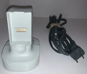 Official Microsoft XBOX 360 QUICK CHARGE Kit charger (No Batteries) - Picture 1 of 4