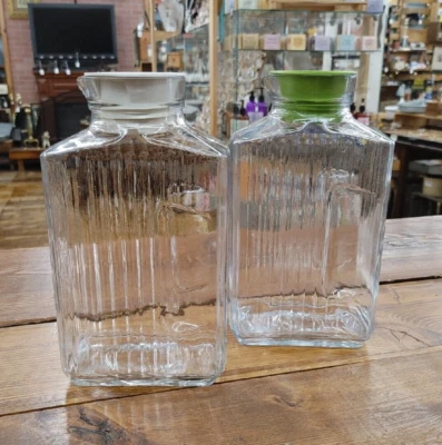 2 Anchor Hocking 玻璃小酒馆投手白色和绿色塞子,64 盎司,透明 — 第 1/4 张图片