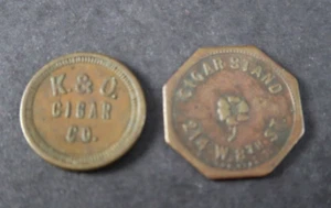 X2 ANTIQUE CIGAR TOKENS K. & O. CIGAR CO. & CIGAR STAND 214 W. 8TH ST. UNKNOWN - Imagen 1 de 6