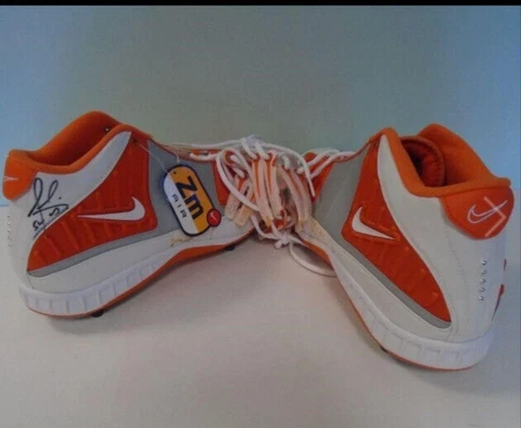 BROWNS FOOTBALL SHOES Andra Davis linebacker from 2000s #54 Cover