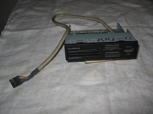 HP Multi Card Reader for Desktop incl Cable P/N CR504U2 - Picture 1 of 2