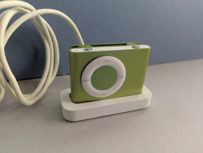 iPod Shuffle 2nd Generation 1 GB Green + Dock Full Working Order - Image 1 of 4