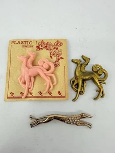 Lotto 3 Spille Vintage Celluloide Plastica Cane Levriero Metallo Strass - Foto 1 di 16