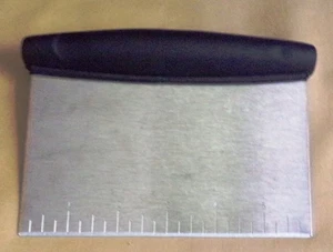 GEBÄCKSCHABER/SCHNEIDER - Bild 1 von 1