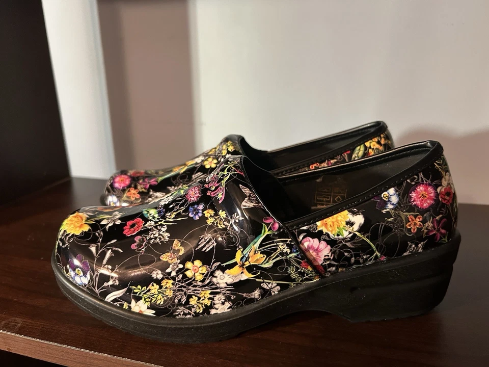 Zapatos de enfermera Spring Step para mujer talla 8,5 patrón floral resistente al deslizamiento nuevos sin caja Foto 1 de 4
