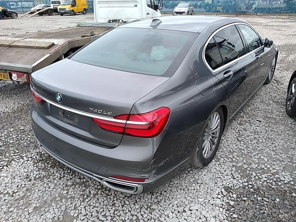  7 SERIES WING LINER SPLASH GUARD G11/G12 Front RightPART NUMBER 7340194  (*) BM - Image 1 of 4