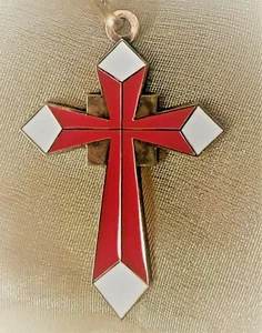 VTG CHRISTIAN ORTHODOX RELIGIOUS CROSS RED WHITE ENAMEL ON SILVER NOT SIGNED - Picture 1 of 4