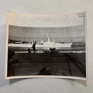 Royal Canadian Navy Destroyer Escort Ship Press Photo Photograph Vintage Boat - Picture 1 of 10