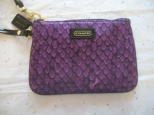 COACH TAYLOR SNAKE PRINT SMALL WRISTLET 50187 PURPLE SO CUTE!! - Picture 1 of 3