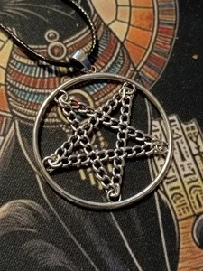 ~ Stunning Large Pentagram Faux Leather Necklace Healing Wicca Pagan 18" - Picture 1 of 3