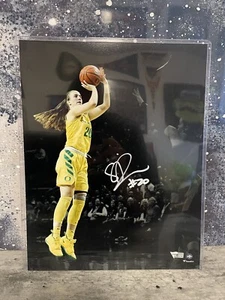 Sabrina Ionescu Oregon Ducks Autographed 8" x 10" Shooting Photograph Fanatics - Picture 1 of 13