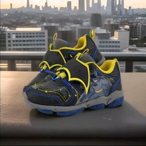 Boys Batman Light-Up Sneakers Size 8 DC Comics Superhero Shoes Black and Yellow - Picture 1 of 13