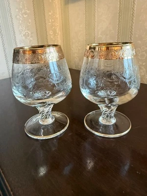 2 Murano glass Pretty Italy Clear / Etched with 24 cGold Band Small Brandy - Image 1 of 4