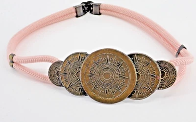 Cinturón medallón vintage años 80 rosa latón tono hebilla en cuerda elástica cinturón para mujer Foto 1 de 4
