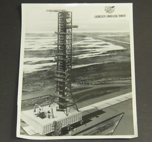 NASA PRESSEMITTEILUNG 64-Complex 39-12 Laucher Nabelturm Foto Lila Druck  - Bild 1 von 3