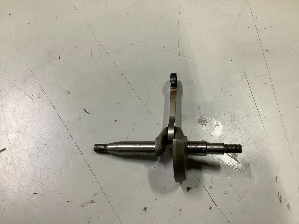 POULAN 2300 CVA CHAINSAW CRANKSHAFT / CRANK - Image 1 of 1