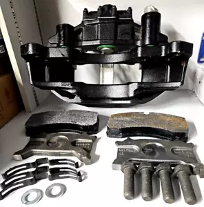 New! GENUINE Wabco Pan 22-1 Air Disc Brake Right RH Caliper 6402251450 w/ Pads - Picture 1 of 10