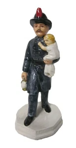 A SEBASTIAN MINIATURE SML-401 Volunteer Fireman (Firefighter) 2667 - Picture 1 of 3