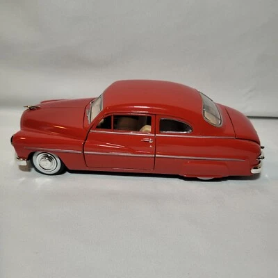 Ford Mercury 1949 rojo caja 1:24 rueda libre fundido a presión Foto 1 de 4